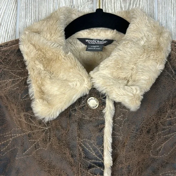 Woolrich Saddle Brown Leaf Embroidered Faux Leather Faux Fur Lined Vest Sz M - Picture 3 of 14